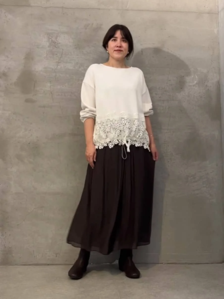 クルーネックトップス